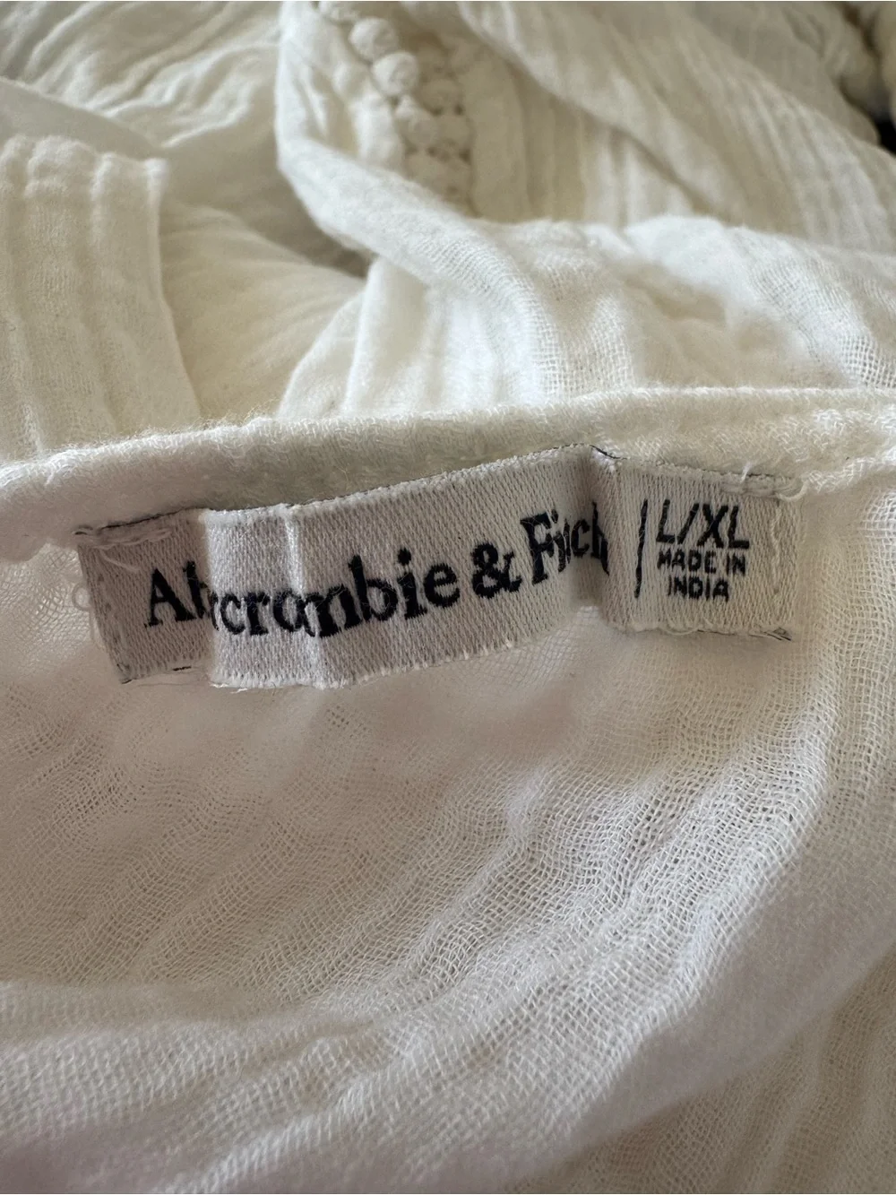 Abercrombie & Fitch White Lightweight Textured beach coverup